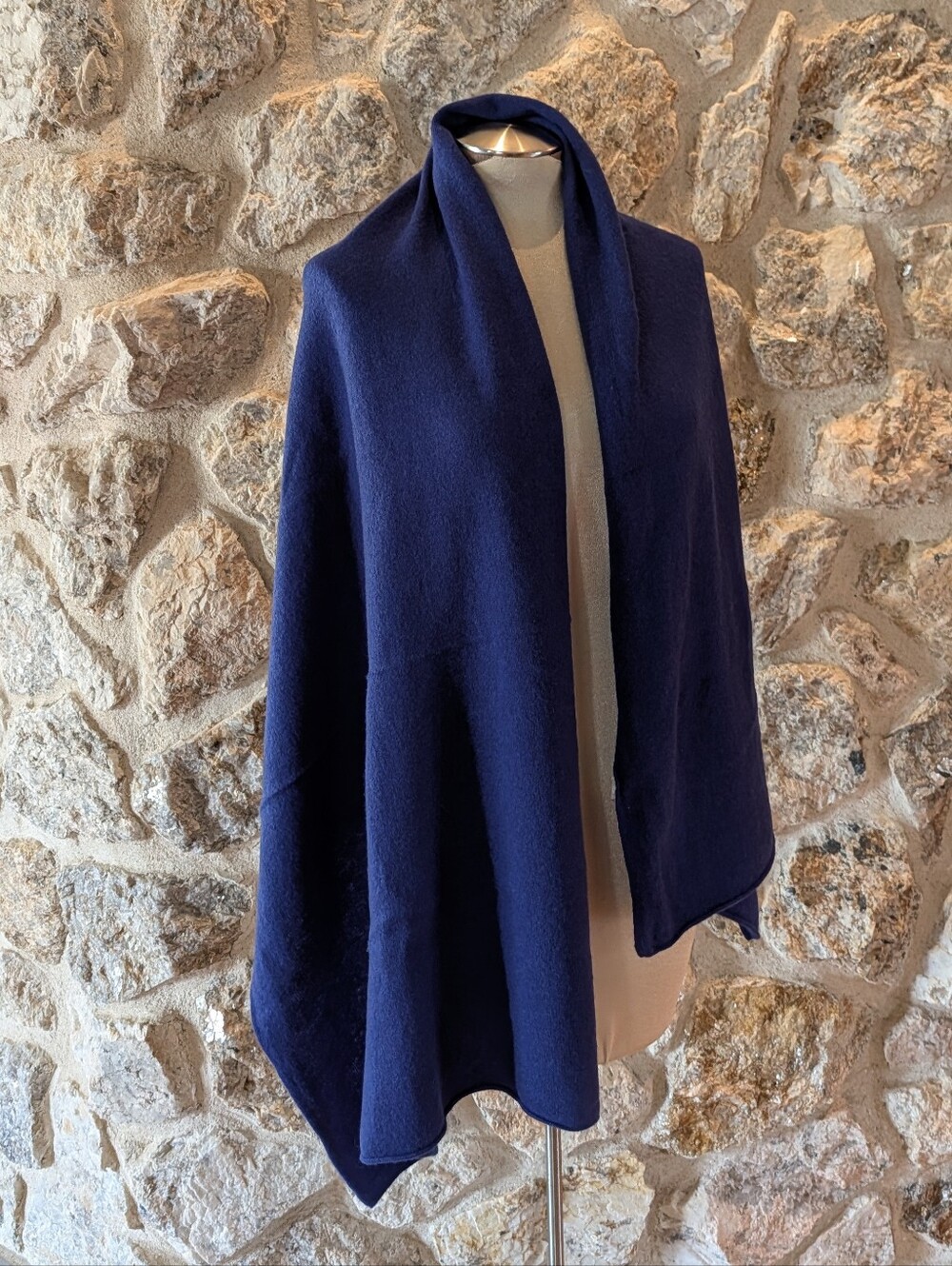 IN CASHMERE royal blue wrap knit scarf